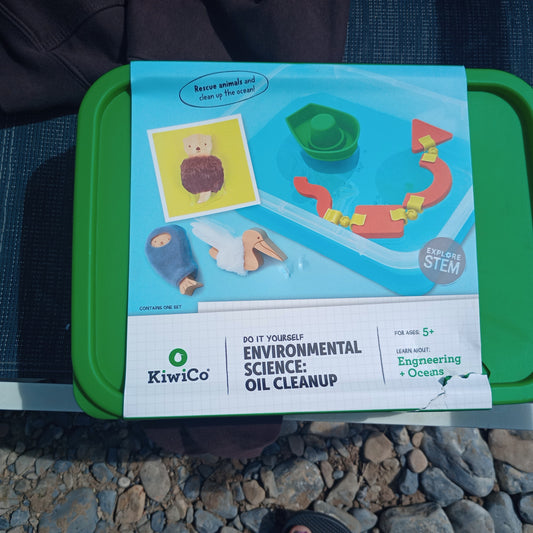 Oil Spill STEM Kit